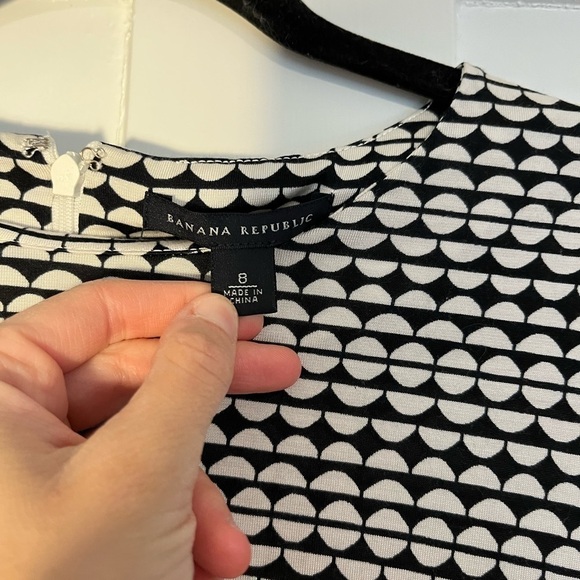 Banana Republic Black and White Patterned dress Silk and Cotton Size 8 - Picture 2 of 4